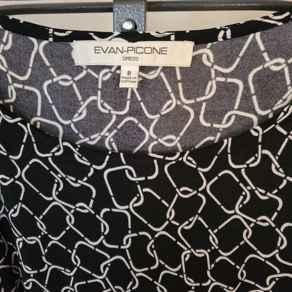 Black and White Dress - Picture 3 of 4